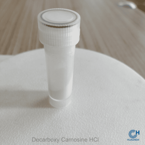 Huachem Decarboxy Carnosine HCl white powder visibly sealed inside a Plastic-Bottle.