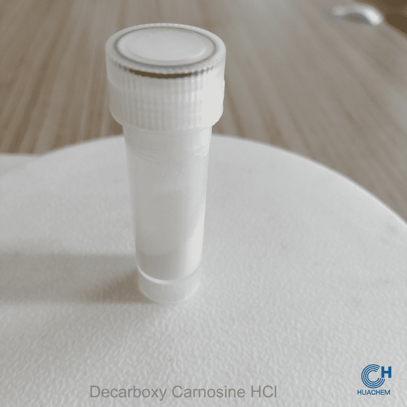 Huachem Decarboxy Carnosine HCl white powder visibly sealed inside a Plastic-Bottle.